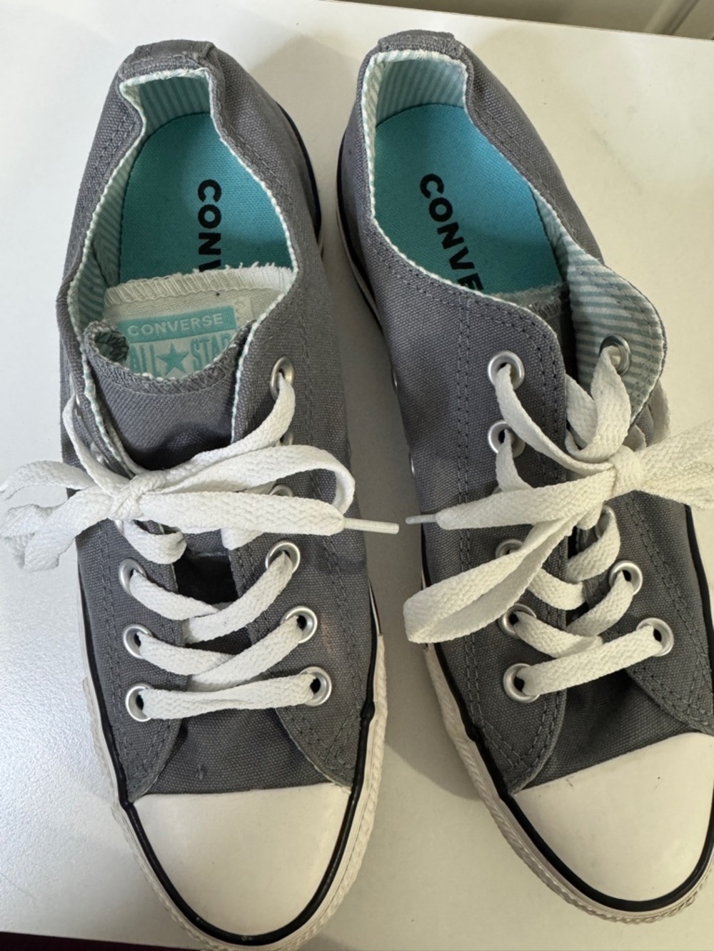 Converse Womens' Low Top Canvas Sneakers - Gray. Size 8.